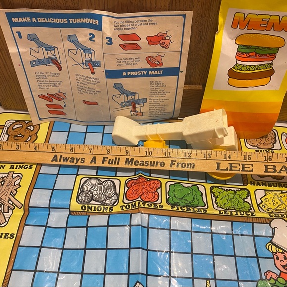 Vintage 1977 Burger King General Mills Play Doh Mat, Pieces, Pamplet - Picture 8 of 9